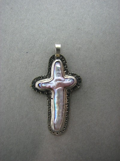 DA 219-8 Pearl Cross