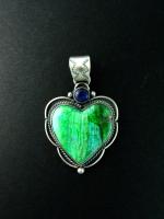 GF102-10 Green Heart Pendant