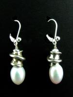 RM125-10 Big Twist Pearl Earrings